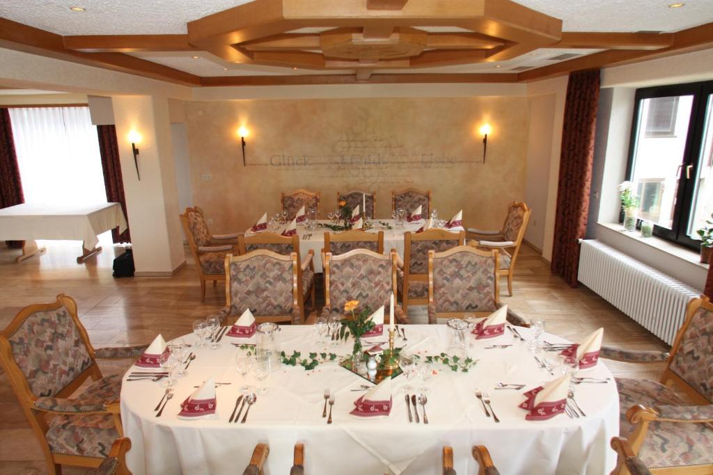 Neresheim Landhotel Zur Kanne מראה חיצוני תמונה